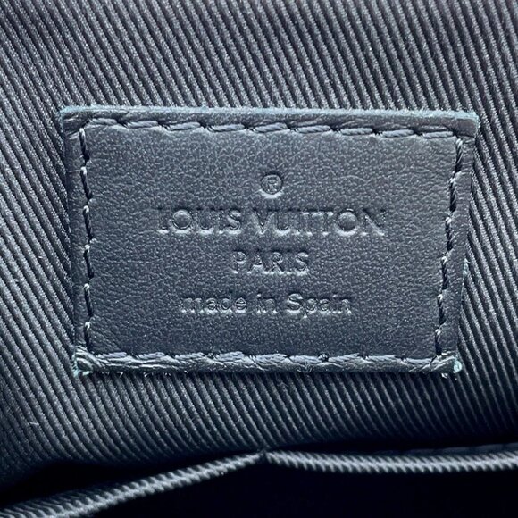 LOUIS VUITTON takeoff messenger Grain Leather Noir - Picture 13 of 16